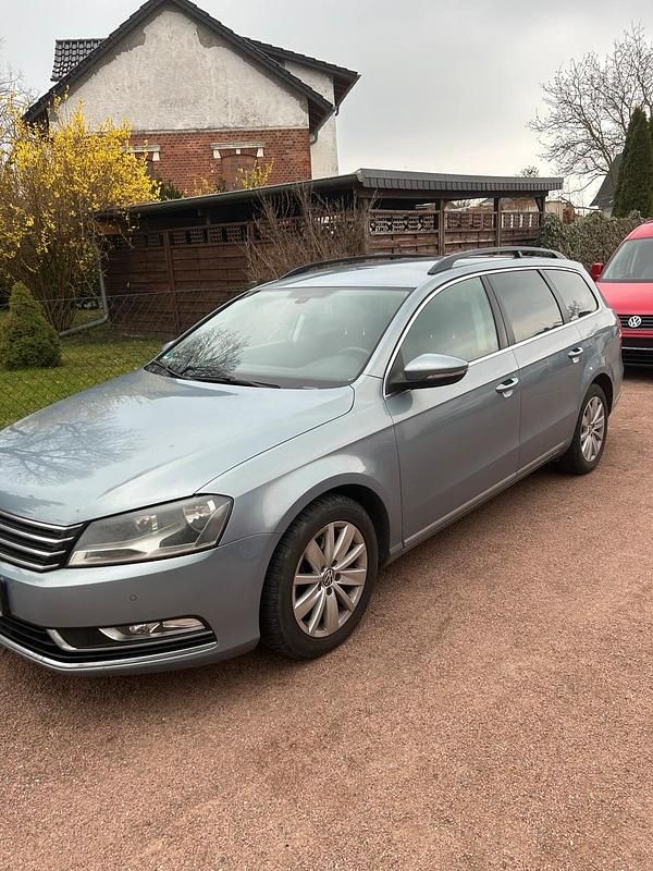 Gebraucht VW Passat Comfortline 140 PS (102 kW) 2011 Grau Kombi
