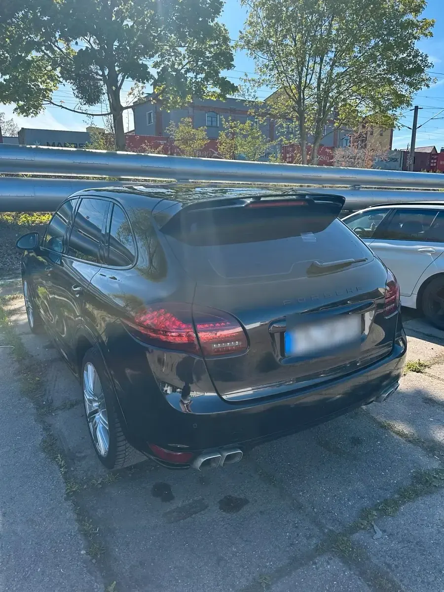 Second-hand Porsche Cayenne 245 CP (180 kW) 2013 Negru SUV