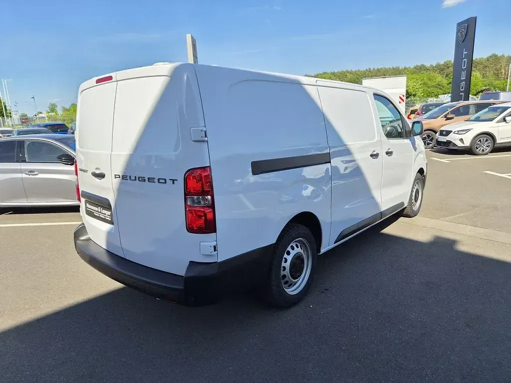 Gebraucht Peugeot Expert 150 PS (110 kW) 2026 Weiß Van