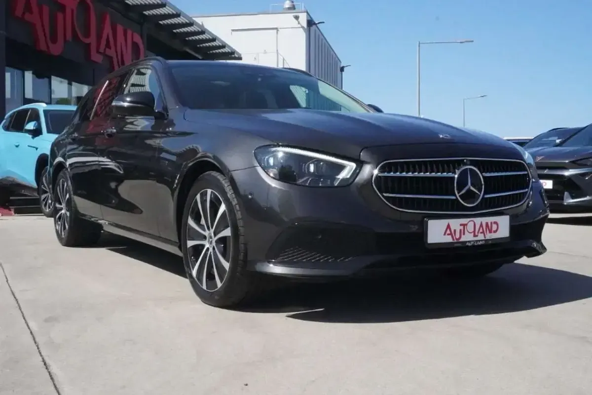 Gebraucht Mercedes E300 Avantgarde 306 PS (225 kW) 2021 Grau Limousine