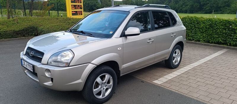 Gold Gebraucht 2008 Hyundai Tucson GLS SUV | 5.990 € (Fairer Preis) - Bild 1/4