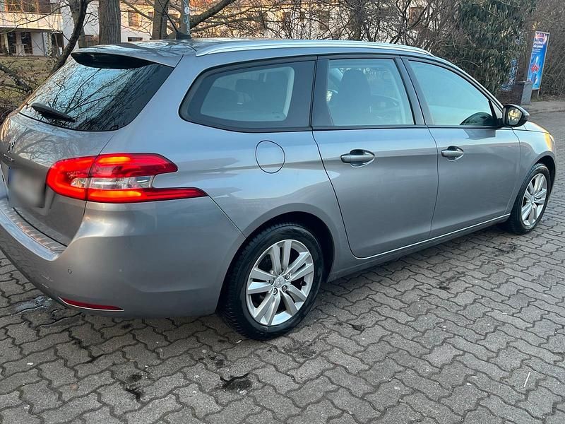 Gebraucht Peugeot 308 131 PS (96 kW) 2014 Grau Kombi