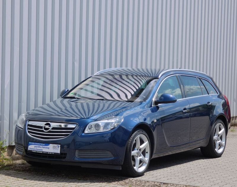 Blau Gebraucht 2010 Opel Insignia Cosmo Kombi | 8.990 € (Teuer) - Bild 1/4