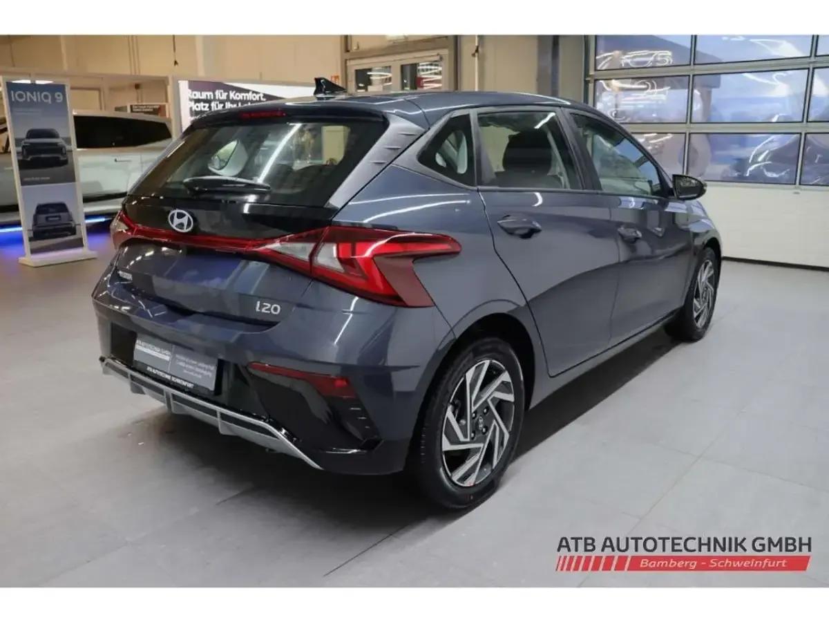 Neu Hyundai i20 Trend 90 PS (66 kW) 2026 Weiss Limousine
