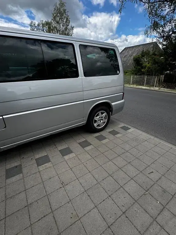 Gebraucht VW Multivan 102 PS (75 kW) 2001 Silber Van / Kleinbus