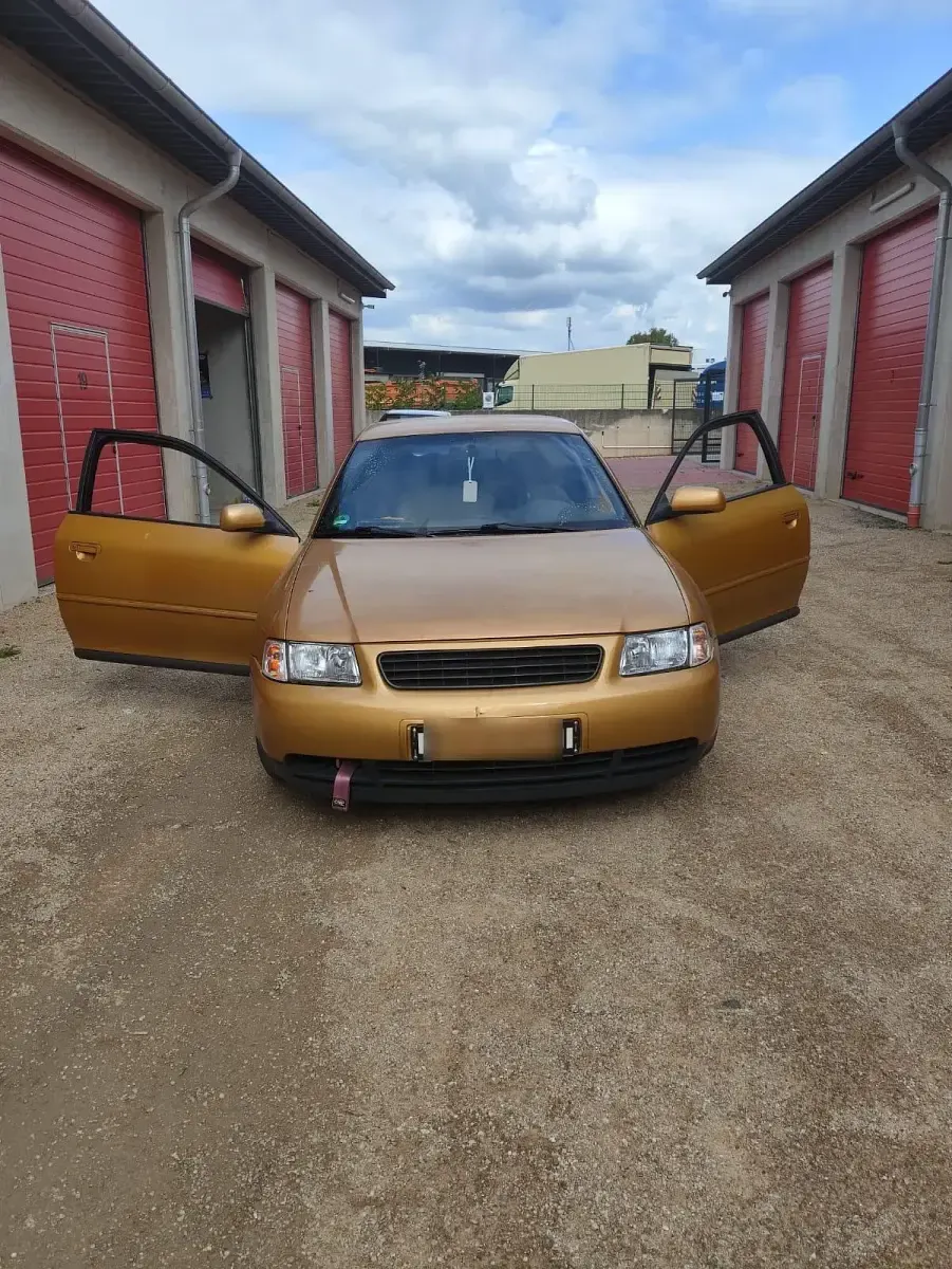 Gebraucht Audi A3 125 PS (91 kW) 1997 Gold Kleinwagen