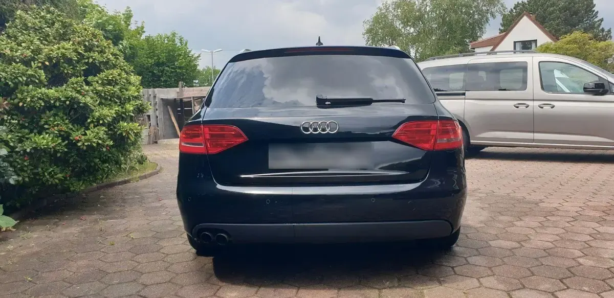 Gebraucht Audi A4 Ambiente 170 PS (125 kW) 2011 Schwarz Kombi