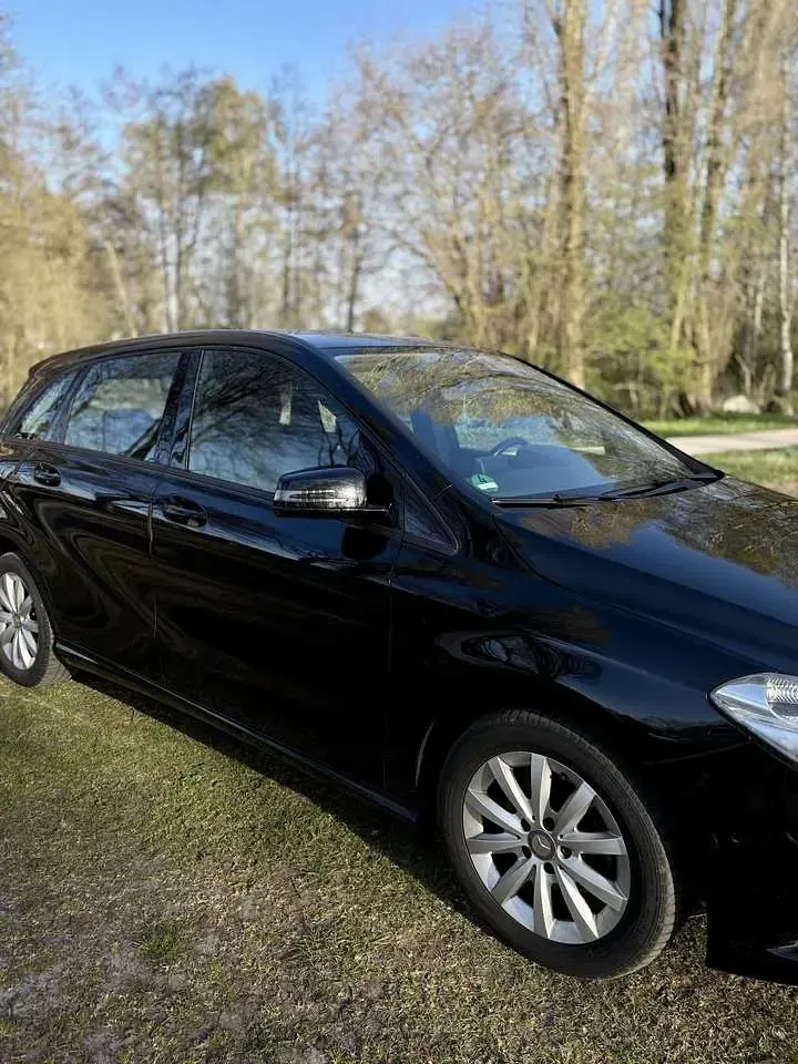 Gebraucht Mercedes B180 109 PS (80 kW) 2013 Van / Kleinbus