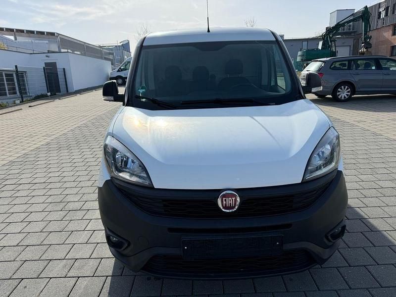 Gebraucht Fiat Doblò 95 PS (69 kW) 2020 Weiß Van / Kleinbus