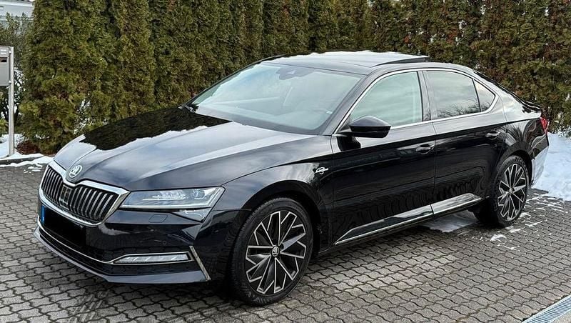 Gebraucht Skoda Superb LAURIN & KLEMENT 200 PS (147 kW) 2021 Schwarz Limousine