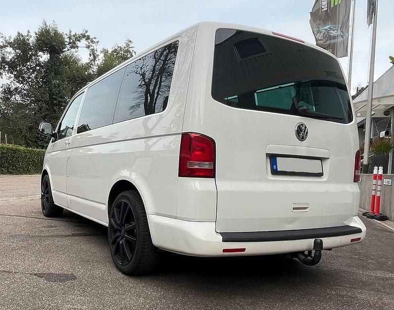 Gebraucht VW Caravelle 179 PS (131 kW) 2012 Weiß Van / Kleinbus