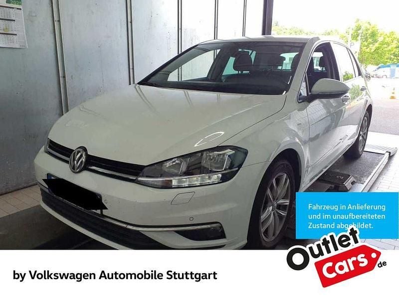 Weiß Gebraucht 2017 VW Golf VII Comfortline Limousine | 11.930 € (Guter Preis) - Bild 1/4