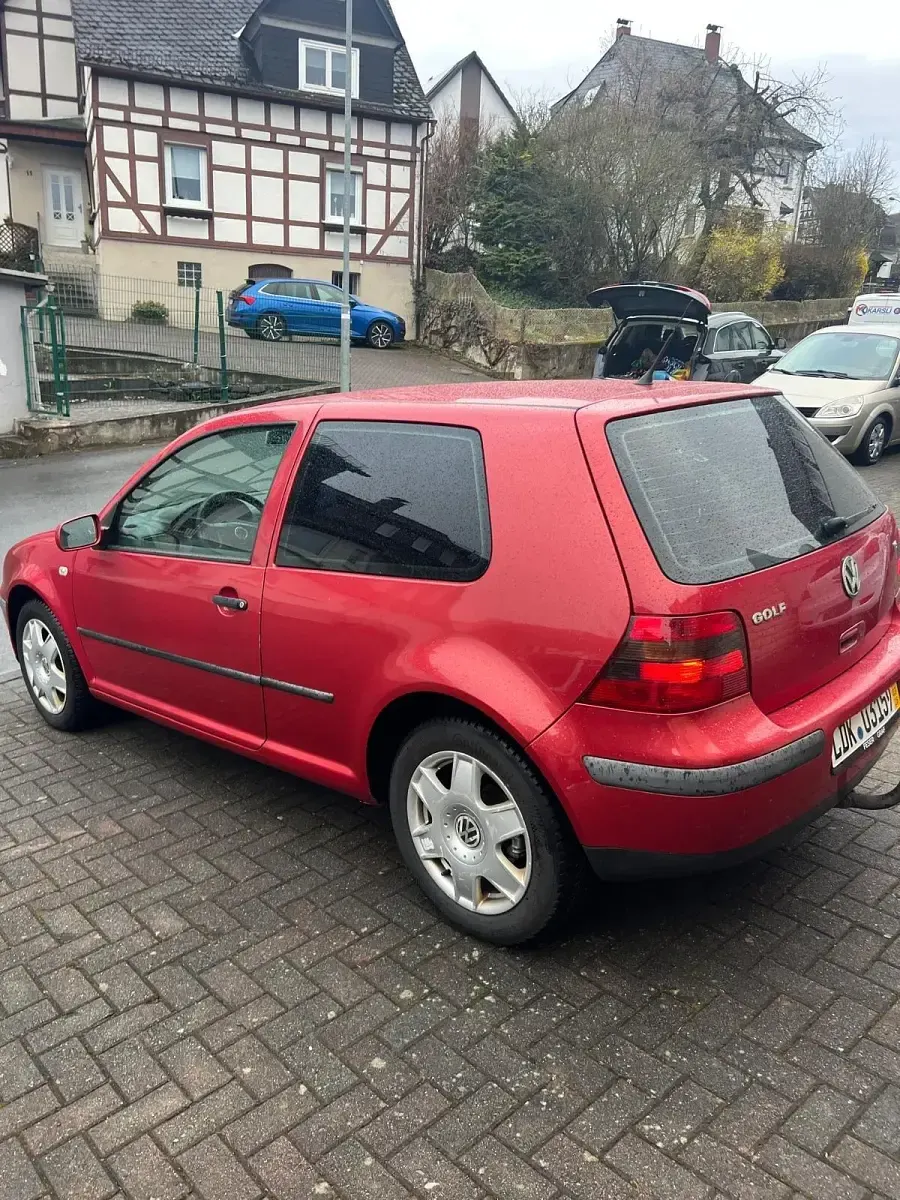 Używany VW Golf 105 KM (77 kW) 2000 Czerwony Coupe