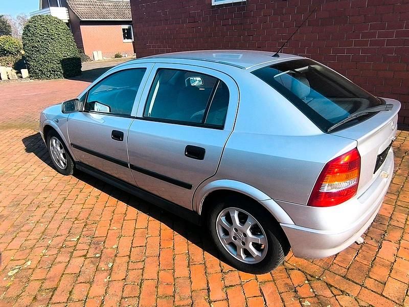 Gebraucht Opel Astra 84 PS (61 kW) 2001 Silber Coupé