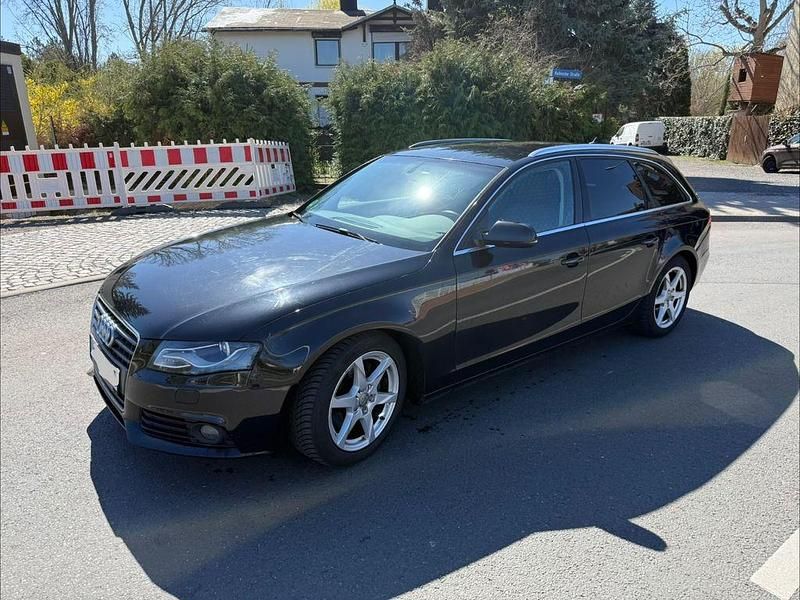 Gebraucht Audi A4 Ambiente 160 PS (117 kW) 2012 Schwarz Kombi