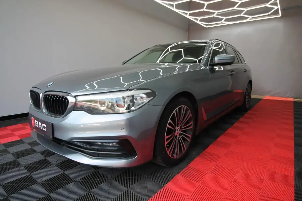 Gebraucht BMW 530 Sport Line 265 PS (194 kW) 2019 Blau Kombi