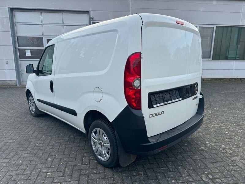 Gebraucht Fiat Doblò 105 PS (77 kW) 2021 Weiß Van / Kleinbus