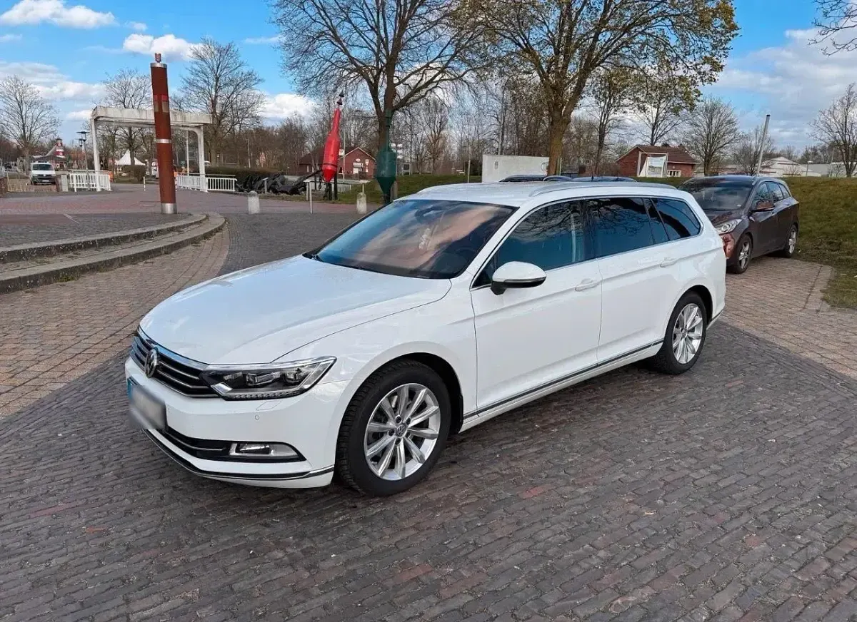 Gebraucht VW Passat 150 PS (110 kW) 2019 Weiß Kombi