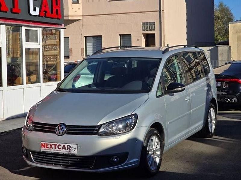 Gebraucht VW Touran Style 105 PS (77 kW) 2012 Silber Van / Kleinbus