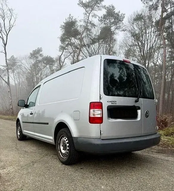 Gebraucht VW Caddy Maxi 105 PS (77 kW) 2008 Silber Van / Kleinbus