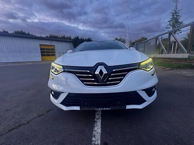 Weiß Gebraucht 2016 Renault Mégane GrandTour Kombi | 8.500 € (Teuer) - Bild 1/4