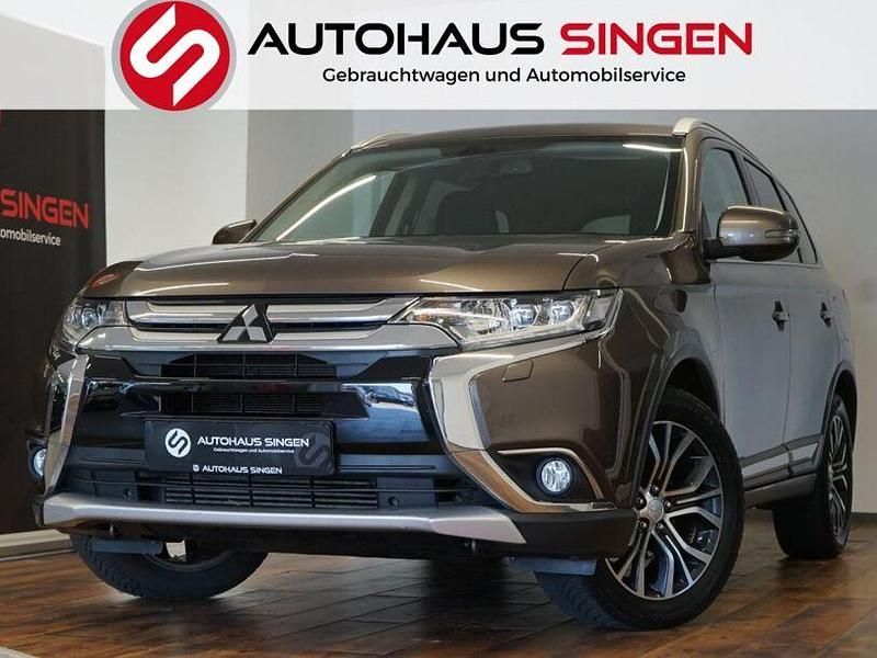 Braun (granitbraun (m)) schwarz Gebraucht 2016 Mitsubishi Outlander SUV | 21.990 € (Teuer) - Bild 1/4