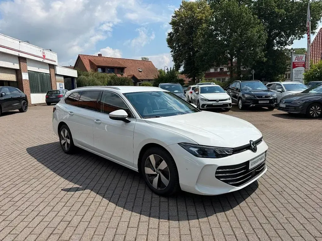 Gebraucht VW Passat Business 150 PS (110 kW) 2025 Weiß Kombi