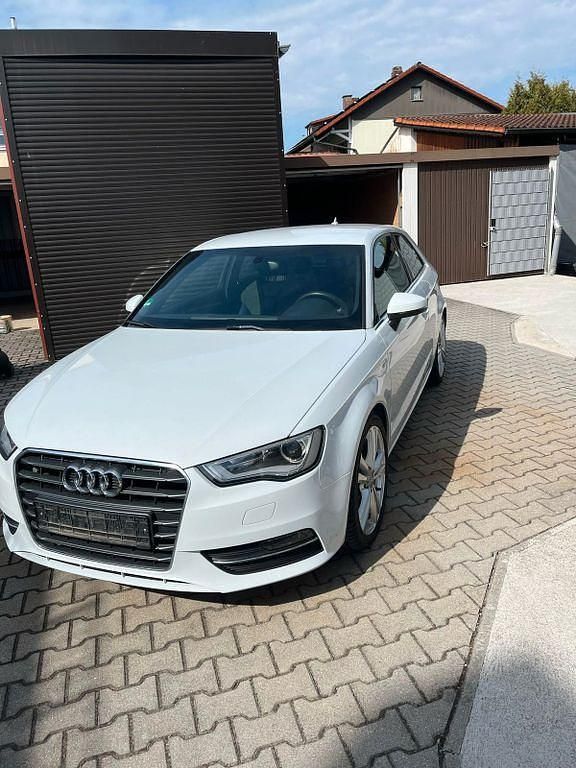 Weiß Gebraucht 2013 Audi A3 S-Line Limousine | 9.500 € (Superpreis) - Bild 1/4