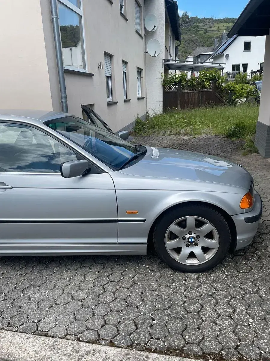 Gebraucht BMW 328 193 PS (141 kW) 1998 Silber Limousine