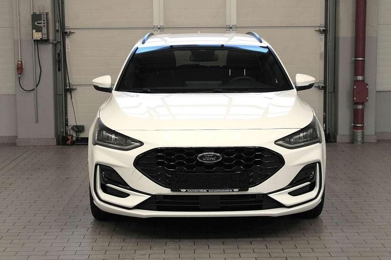 Neu Ford Focus ST-Line 125 PS (91 kW) 2025 Frozen white Kombi