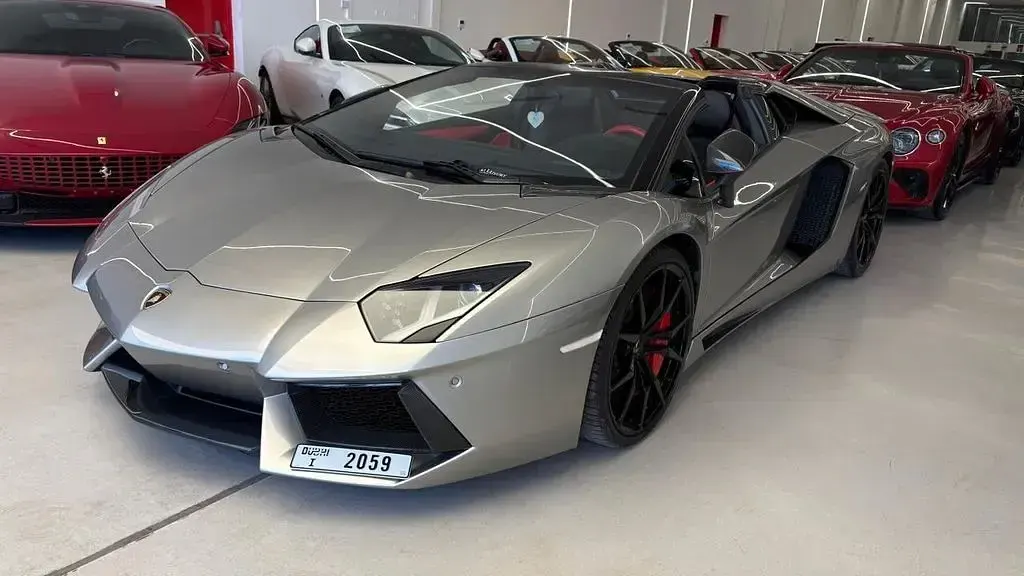 Usata Lamborghini Aventador 700 CV (514 kW) 2015 Argento Cabrio