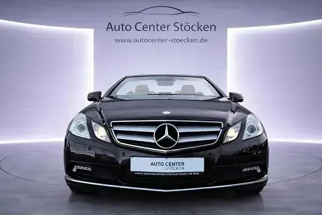 Gebraucht Mercedes E500 388 PS (285 kW) 2011 Schwarz Cabrio