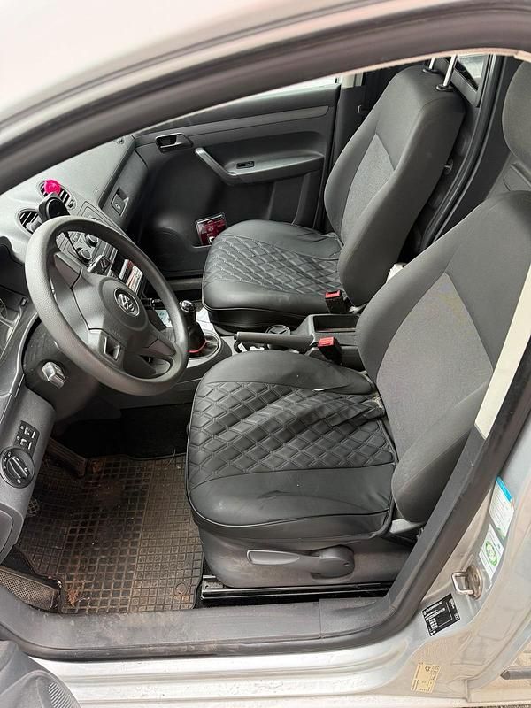 Gebraucht VW Caddy 102 PS (75 kW) 2014 Silber Van / Kleinbus