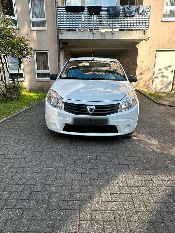 Weiß Gebraucht 2012 Dacia Sandero Kleinwagen | 2.250 € (Fairer Preis) - Bild 1/4