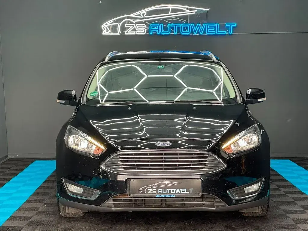 Gebraucht Ford Focus Titanium 125 PS (91 kW) 2017 Schwarz Limousine