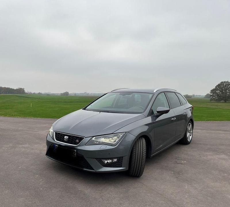 Grau Gebraucht 2016 Seat Leon ST FR Kombi | 12.000 € (Fairer Preis) - Bild 1/4