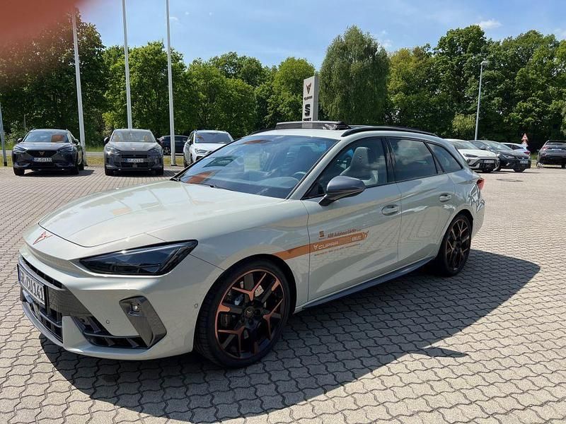 Beige Gebraucht 2025 Cupra Leon VZ Limousine | 52.990 € - Bild 1/4