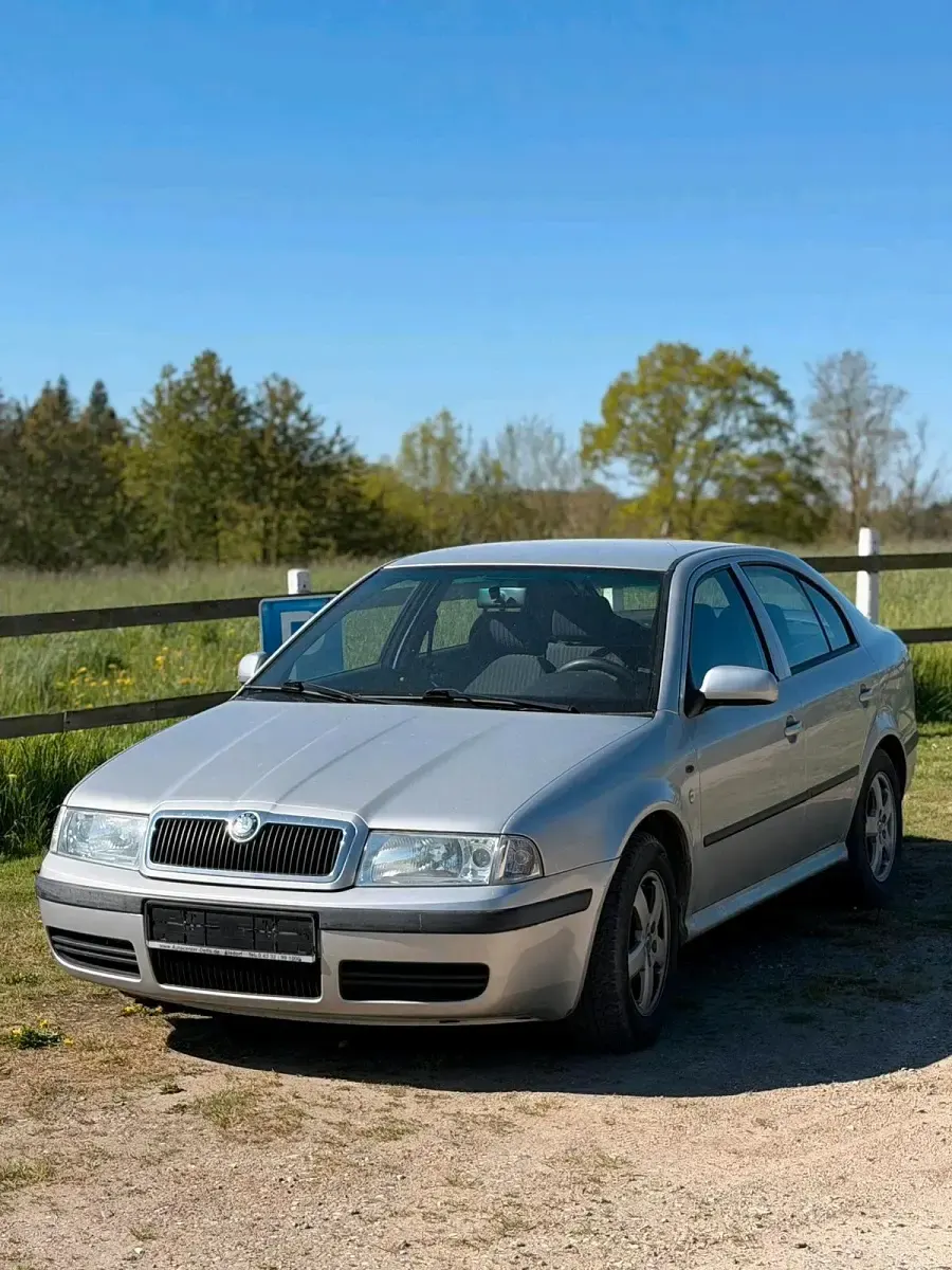 Gebraucht Skoda Octavia 90 PS (66 kW) 2001 Silber Limousine