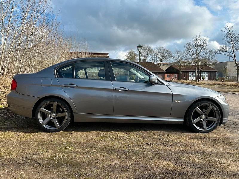 Gebraucht BMW 320 170 PS (125 kW) 2010 Limousine