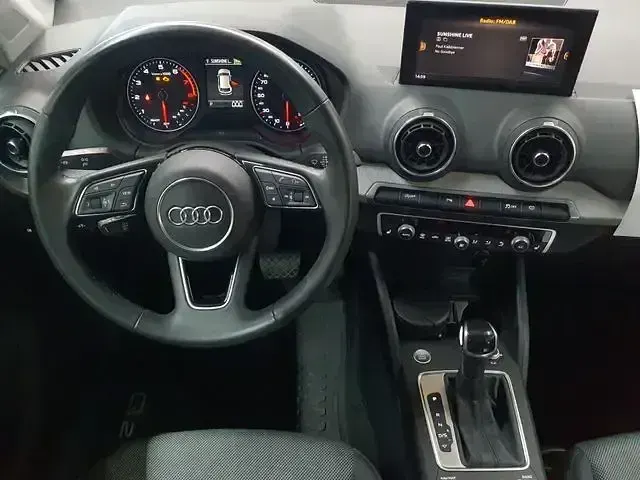 Gebraucht Audi Q2 Advanced 150 PS (110 kW) 2023 Silber SUV