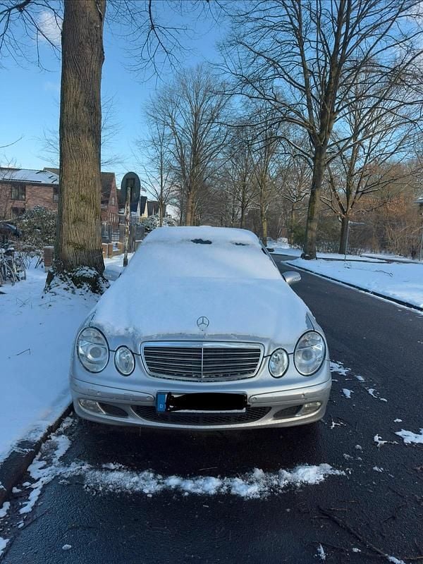 Gebraucht Mercedes E220 150 PS (110 kW) 2002 Grau Limousine