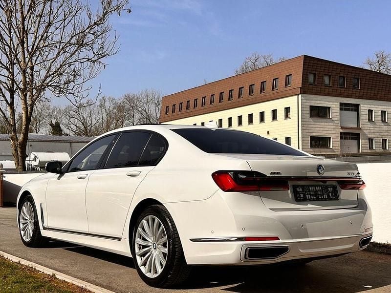 Gebraucht BMW 750 Shadowline 530 PS (389 kW) 2019 Weiß Limousine