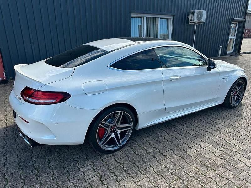 Weiß Gebraucht 2021 Mercedes C63 AMG AMG Coupé | 62.500 € (Superpreis) - Bild 1/4