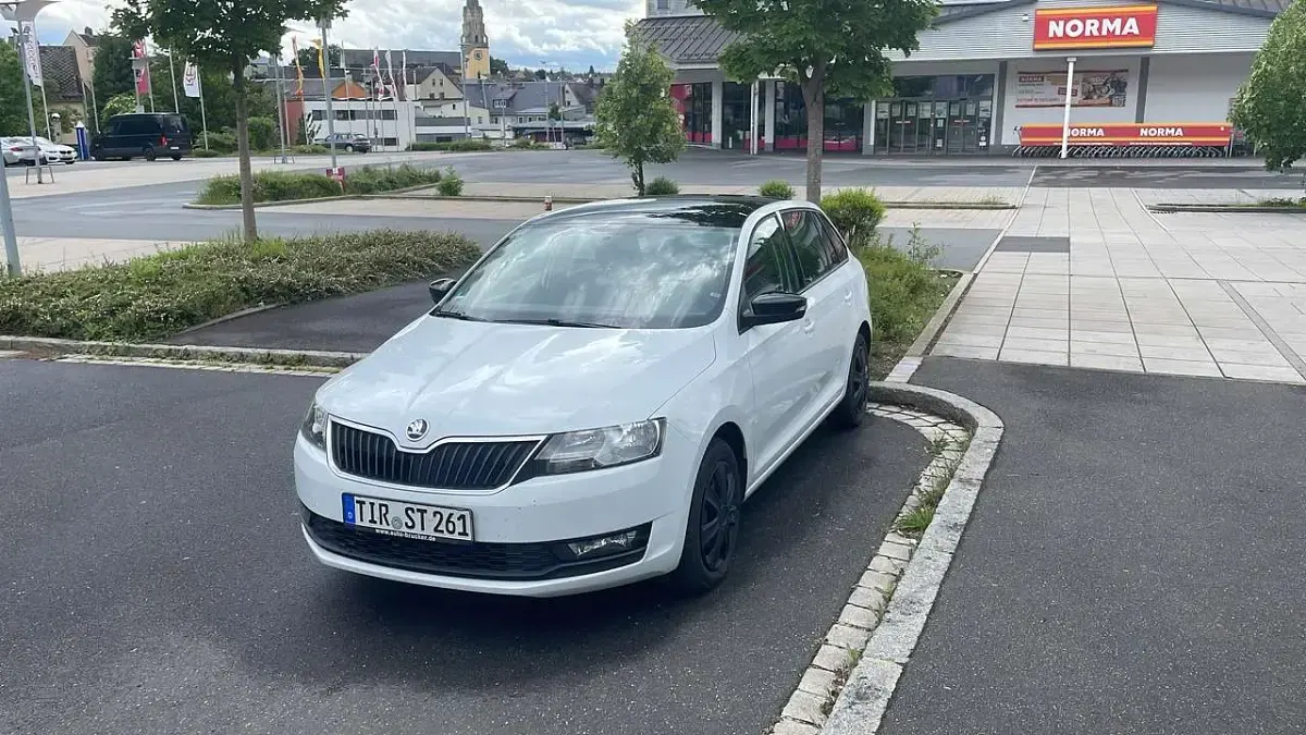Gebraucht Skoda Rapid Active 110 PS (80 kW) 2018 Kleinwagen