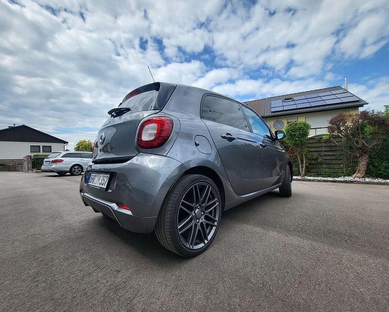 Second-hand Smart ForFour Brabus 90 CP (66 kW) 2017 Gri Hatchback
