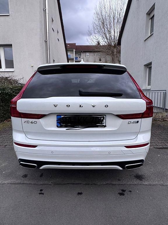 Gebraucht Volvo XC60 R-Design 190 PS (139 kW) 2018 Weiß SUV