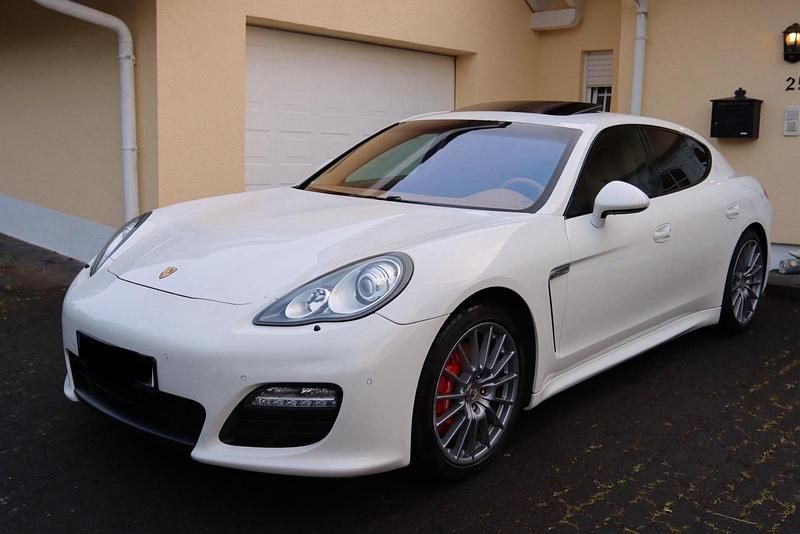 Weiß Gebraucht 2011 Porsche Panamera 4 Limousine | 22.900 € (Fairer Preis) - Bild 1/4