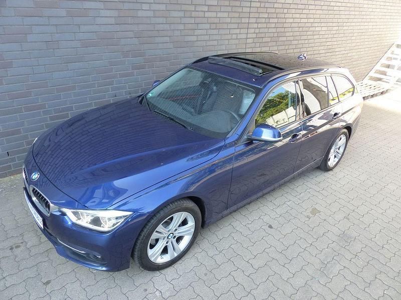 Gebraucht BMW 318 Sport Line 150 PS (110 kW) 2019 Blau Kombi