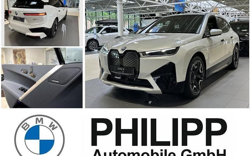Mineralweiß metallic Gebraucht 2023 BMW iX Sport Line SUV | 62.880 € - Bild 1/4