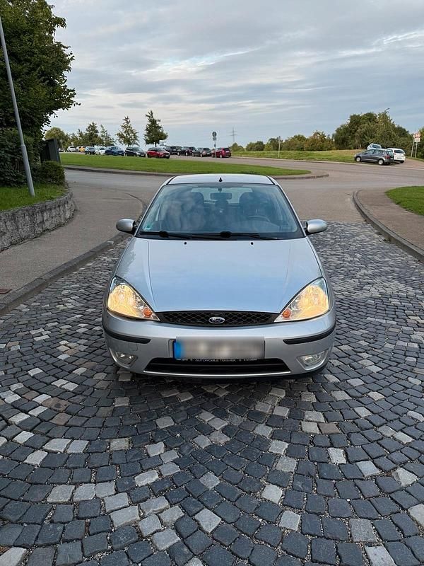 Silber Gebraucht 2004 Ford Focus Limousine | 1.550 € (Fairer Preis) - Bild 1/4